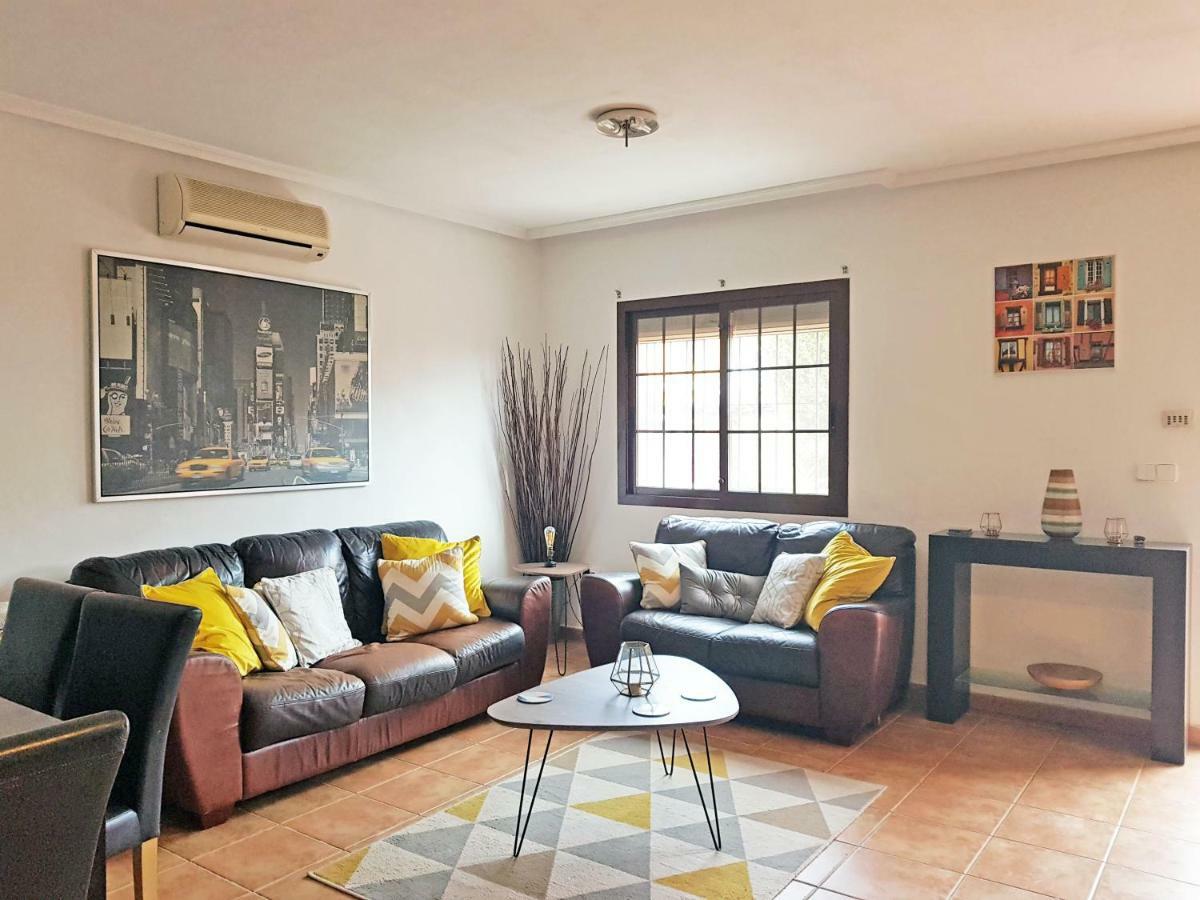 Calle Carlos Primero, Roda Ngoại thất bức ảnh