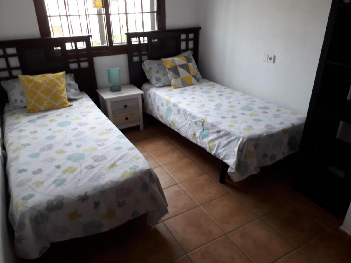Calle Carlos Primero, Roda Ngoại thất bức ảnh